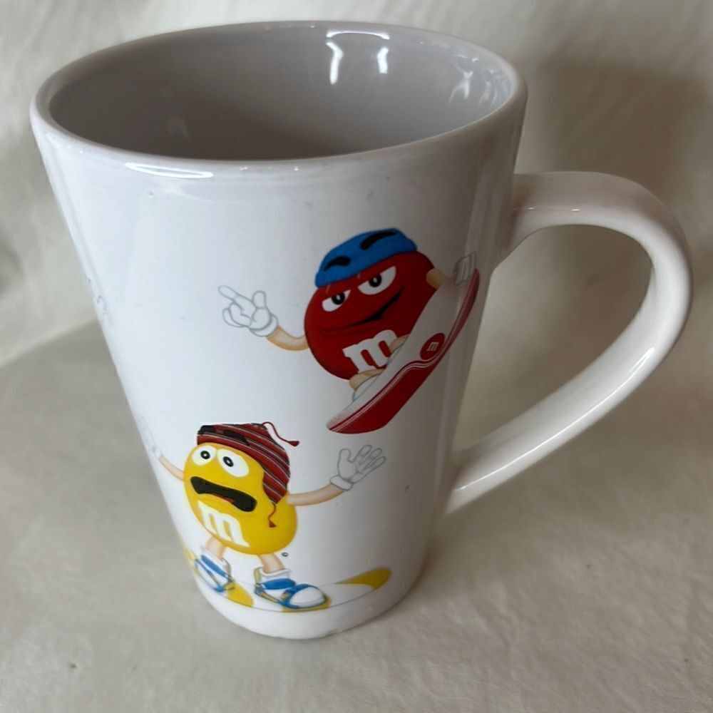 M&M’S Skateboarding Coffee Tea Cocoa Collector Mug 12 Ounces 4 1/2 Inches Tall